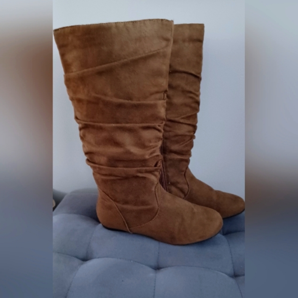 Women's Tan Suede Boots
